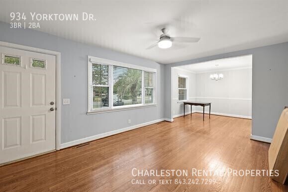 Building Photo - 934 Yorktown Dr