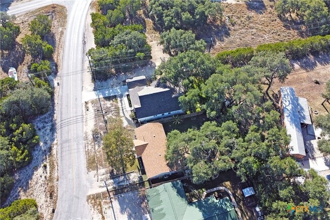 Building Photo - 553 Scenic Dr