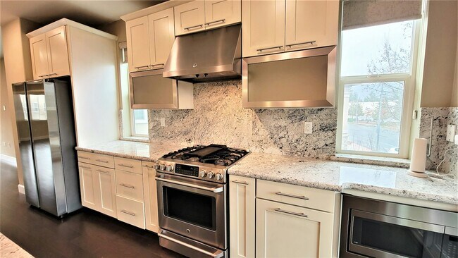 Building Photo - 5967 Raleigh Rd