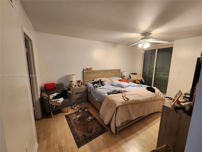 Building Photo - 5900 Collins Ave