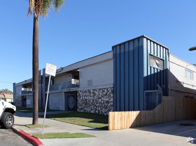 Building - 4075 Van Dyke Ave