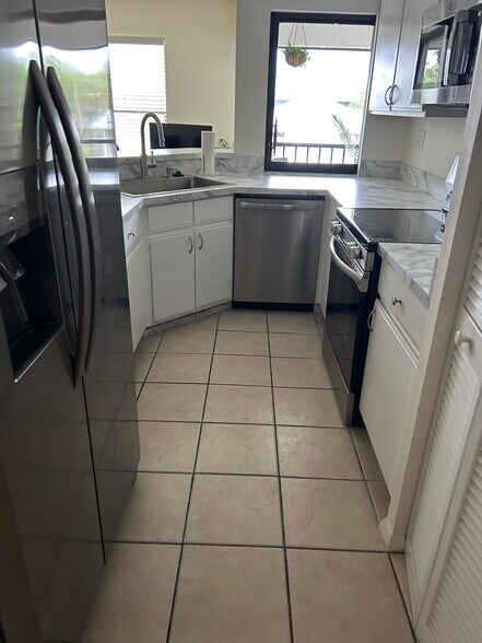 Building Photo - 13450 Greengate Blvd