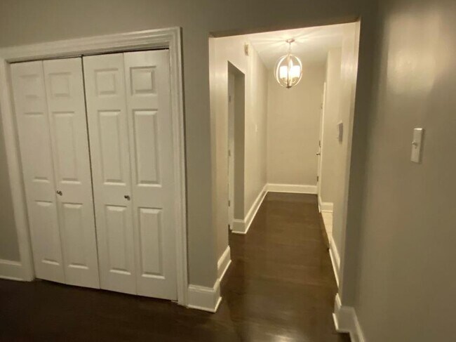Building Photo - 2 bedroom in Chicago IL 60620