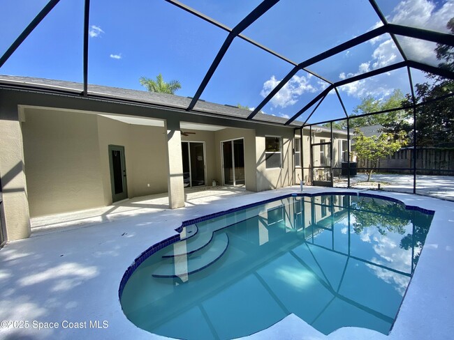 Building Photo - 765 Conestee Dr