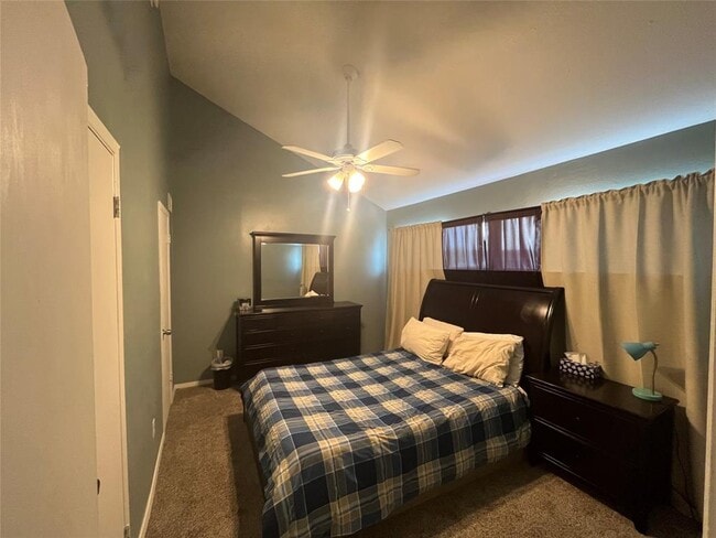 Building Photo - 1818 S Lakeshore Blvd