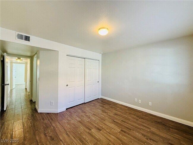Building Photo - 2750 S Durango Dr