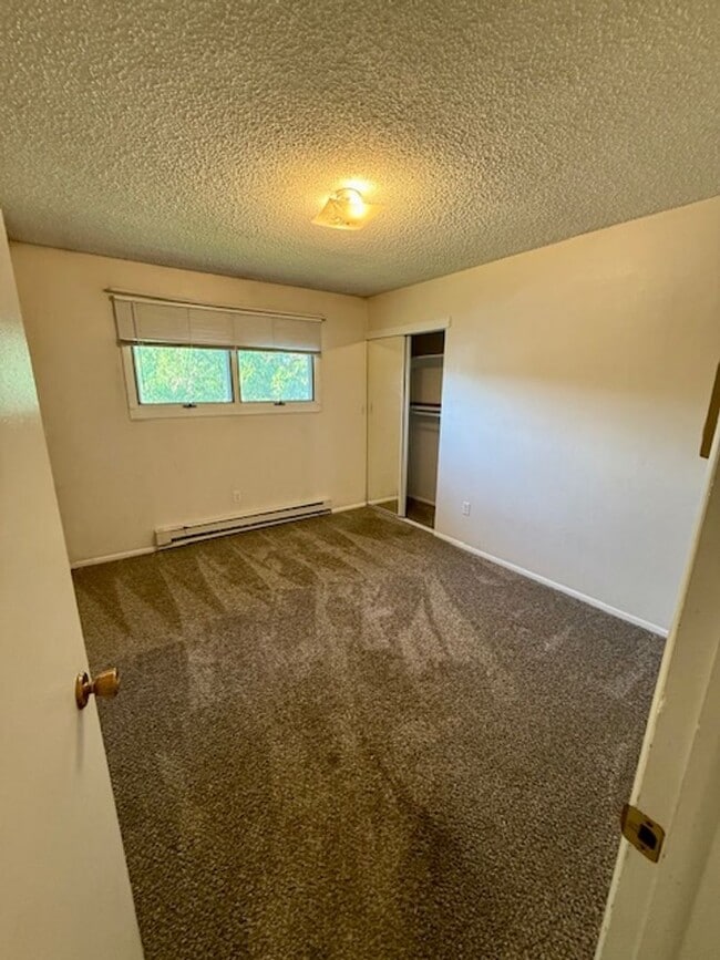 Building Photo - 3 Bedroom, 2 Bathroom Duplex- 5 minute walk from MSU - Flexible Lease Terms - 6 Months, 9 Months ...