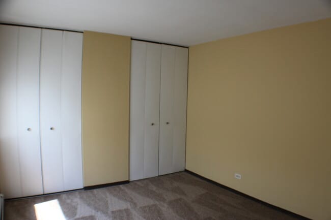 Building Photo - 706 W Ivanhoe Ln