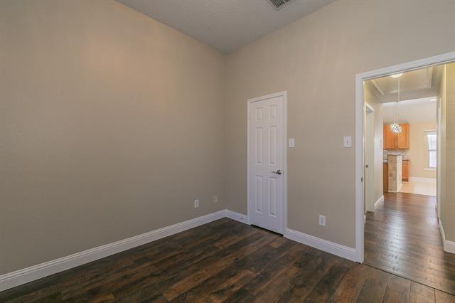 Building Photo - 734 Parkford Ln