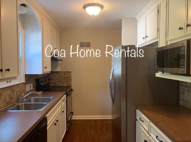 Building Photo - Remodeled East Side Home