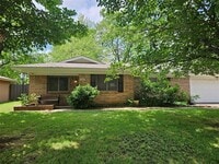 Building Photo - 5413 Greenwood Way