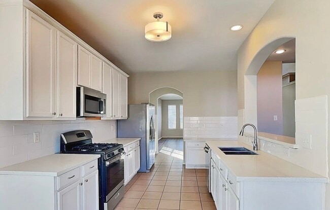 Building Photo - Elegant Simplicity in This Beautiful 4-Bedroom Residence