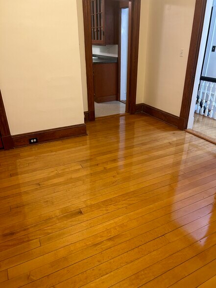 Building Photo - 22 Kingman Ave