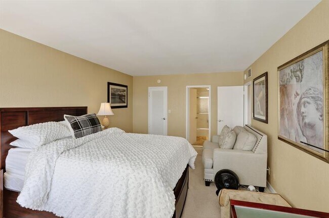 Building Photo - 111 N Pompano Beach Blvd