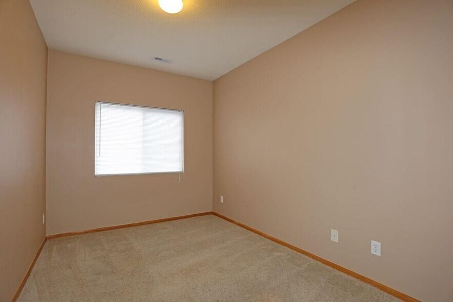 Building Photo - 2323 E Porter Avenue #86