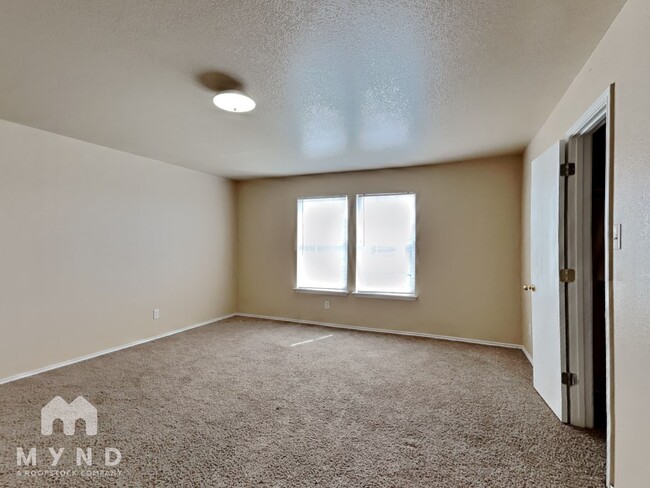 Building Photo - 2707 Cedar Sound