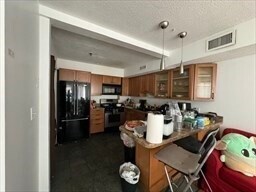 Building Photo - 147 Kelton St