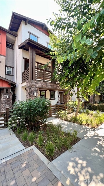 Building Photo - 17035 Independence Way