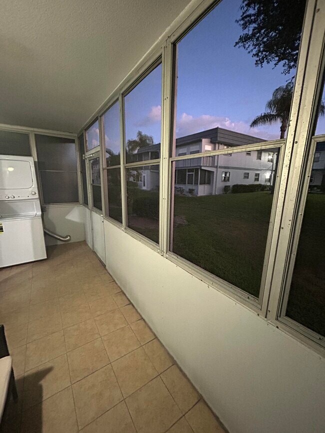 Building Photo - 446 Brittany Dr