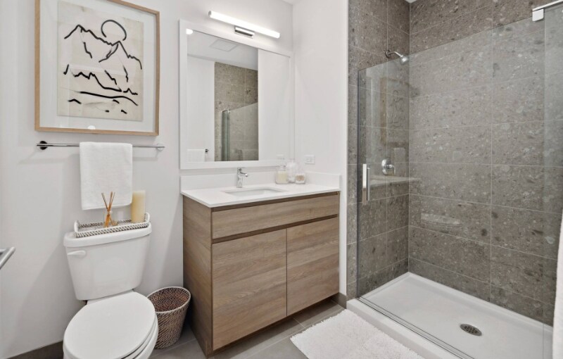 Building Photo - 225 W Huron St