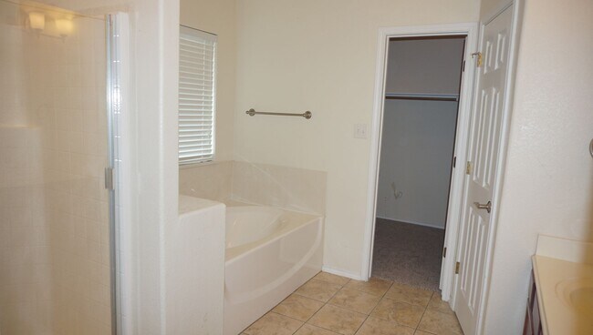 Building Photo - 3769 Pebble Beach