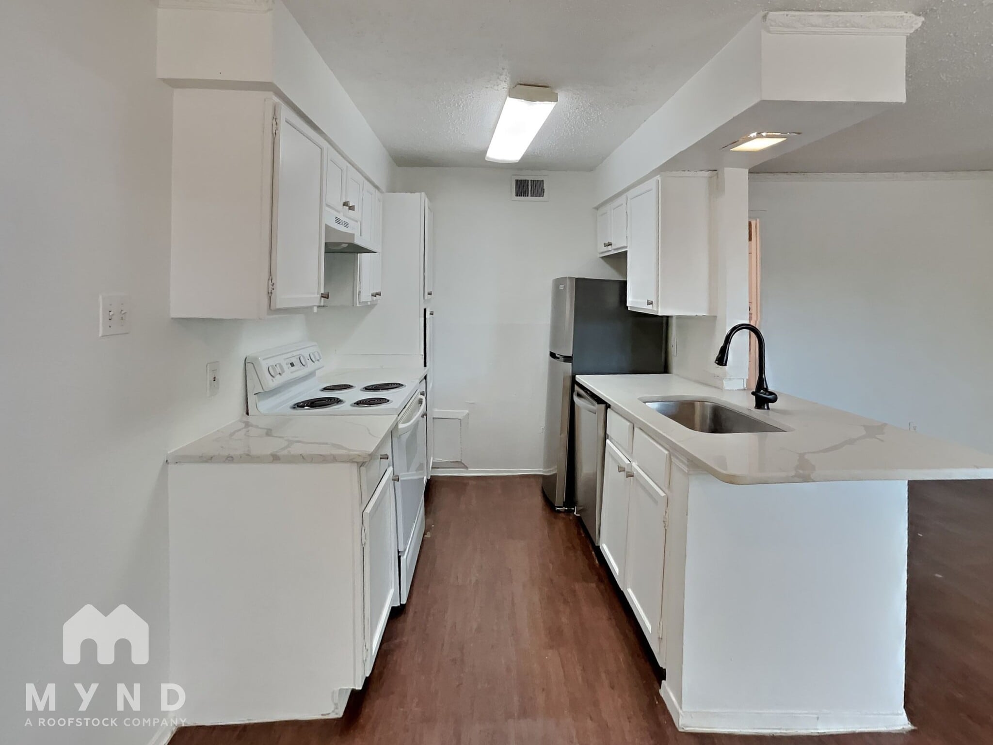 Building Photo - 3624 Parkridge Dr