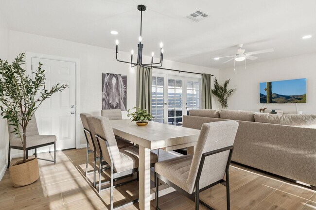 Building Photo - 2929 N 55th Pl