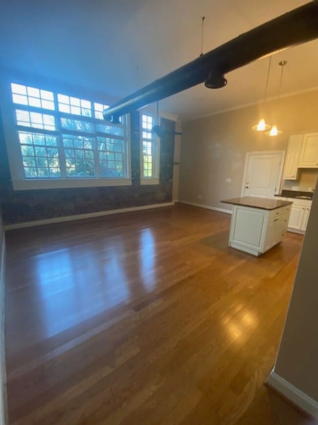 Building Photo - Charming 2-bedroom Condo- Old Shandon