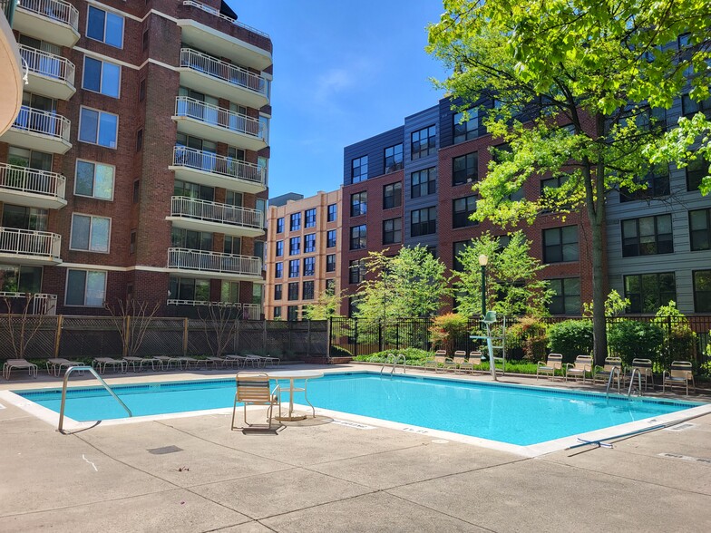 Pool - 4808 Moorland Ln