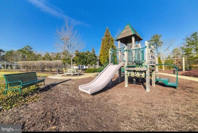 Building Photo - 43967 Peony Pl