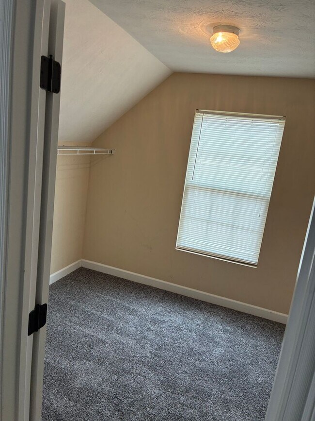 Building Photo - 103 Ashmore Ct