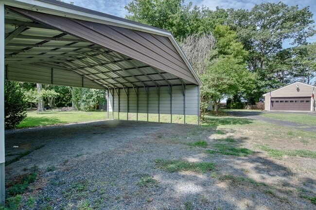 Building Photo - 12182 Heron Dr