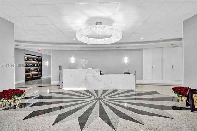 Building Photo - 3140 S Ocean Dr