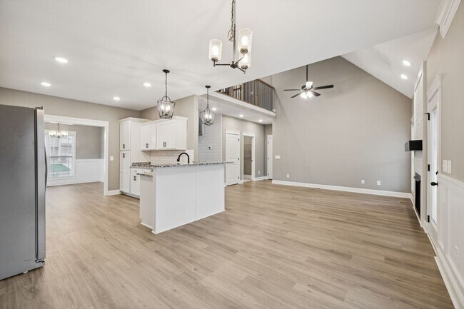 Building Photo - 3 Bedroom 2 1/2 Bathroom Home!!