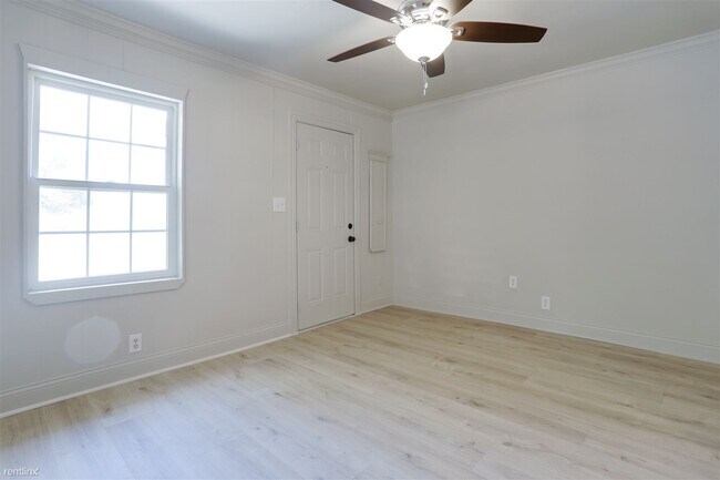 Building Photo - 2 br, 1 bath House - 221 Porter Drive