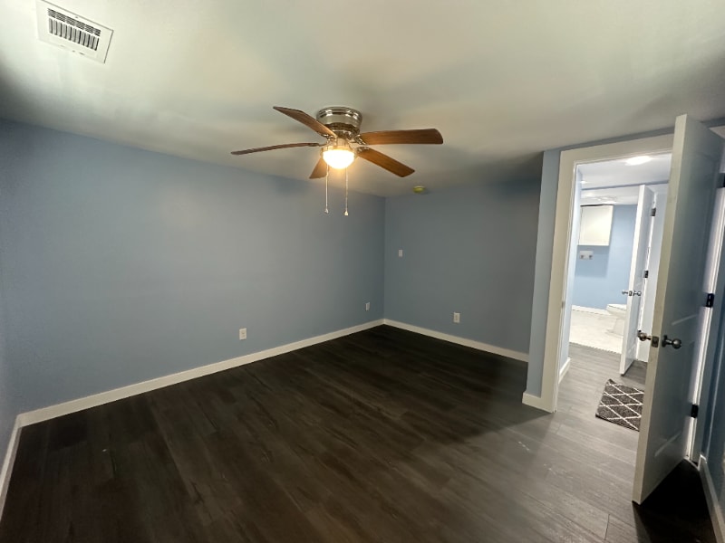 Building Photo - 265 Glade St