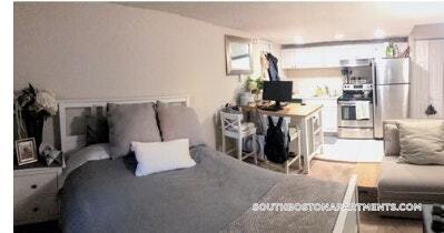 Building Photo - 506 E Broadway