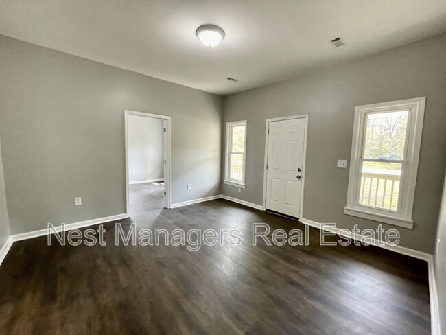 Building Photo - 318 Grimes St