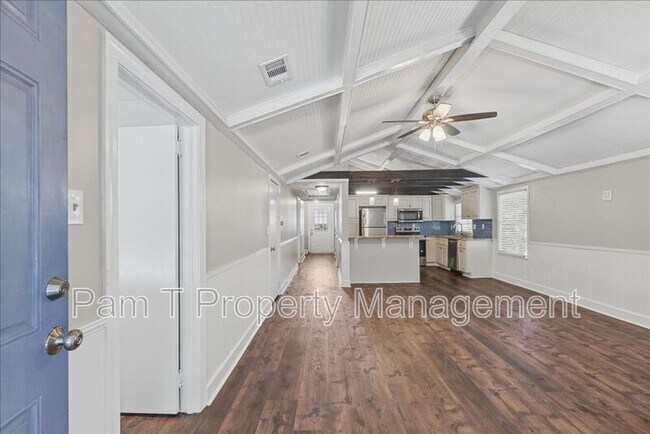Building Photo - 2022 Ridgewood Ave