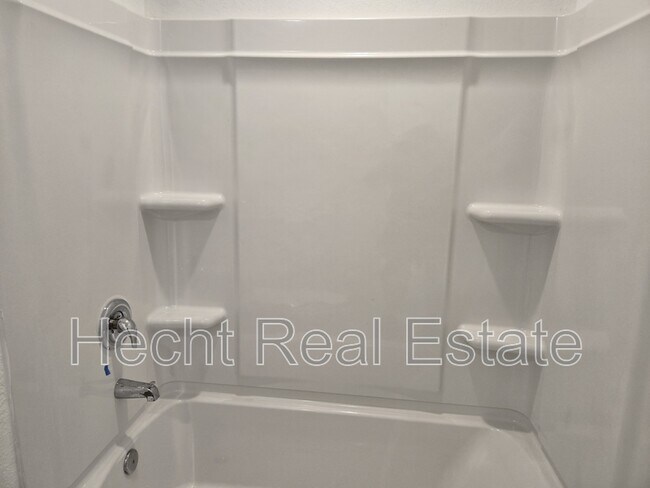 Building Photo - 1518 Tiptop Mdw