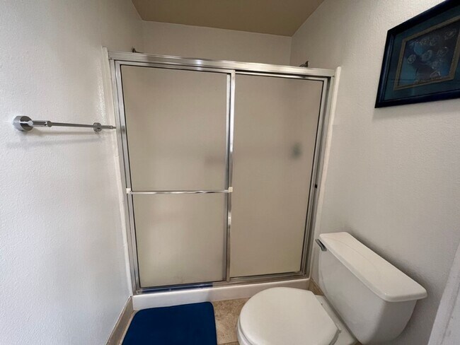 Building Photo - Meridian Unique 2/Bd 2/Ba St Tropez Floor ...