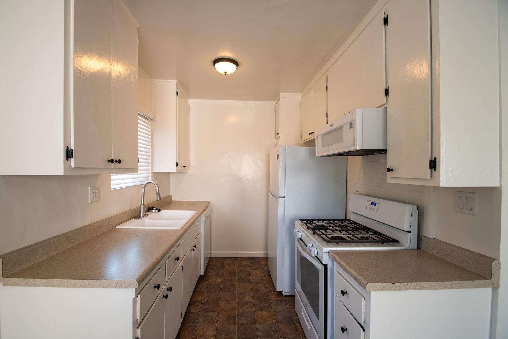 Building Photo - 11100 Camarillo St