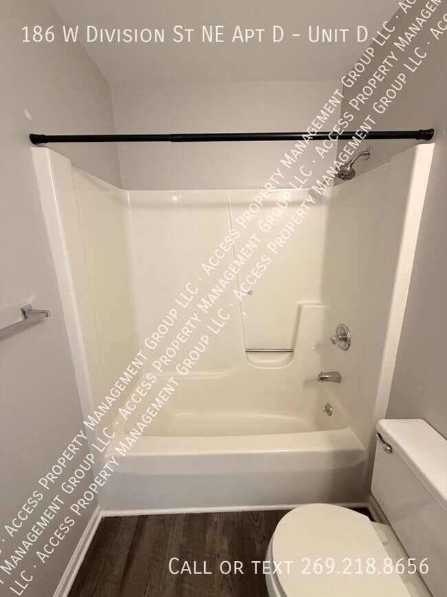 Building Photo - 186 W Division St NE