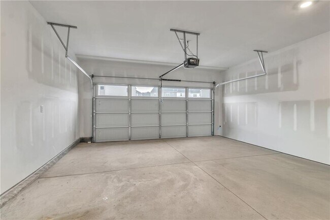 Building Photo - 1560 Gray Br Ct