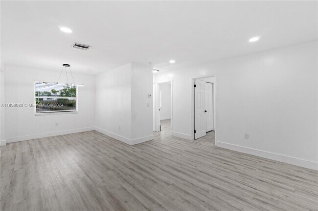 Building Photo - 6463 Charleston St