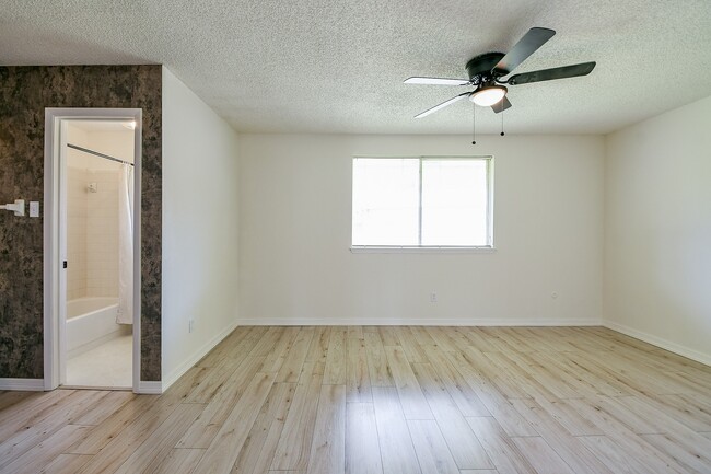 Building Photo - 23938 Spring Mill Ln