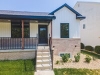 Building Photo - 1613 Belclare Rd