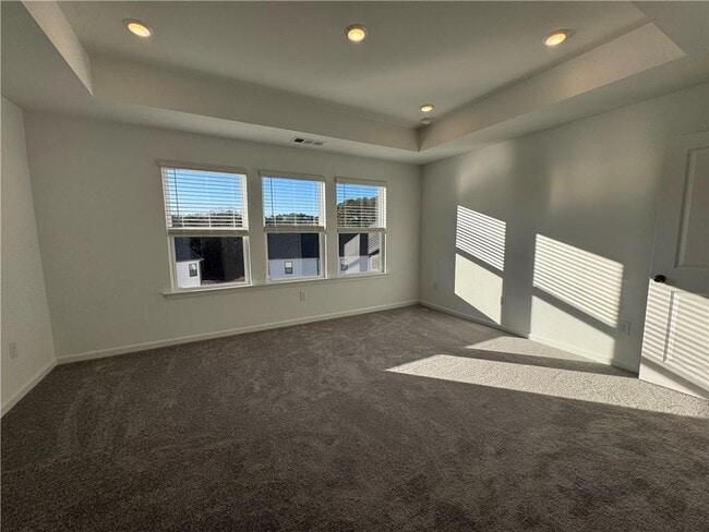 Building Photo - 516 Meadows Ln