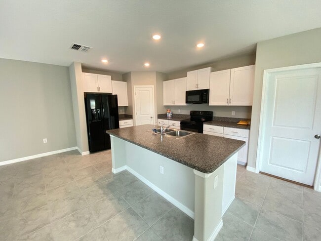 Building Photo - 12012 Miracle Mile Dr, Riverview, FL 33578