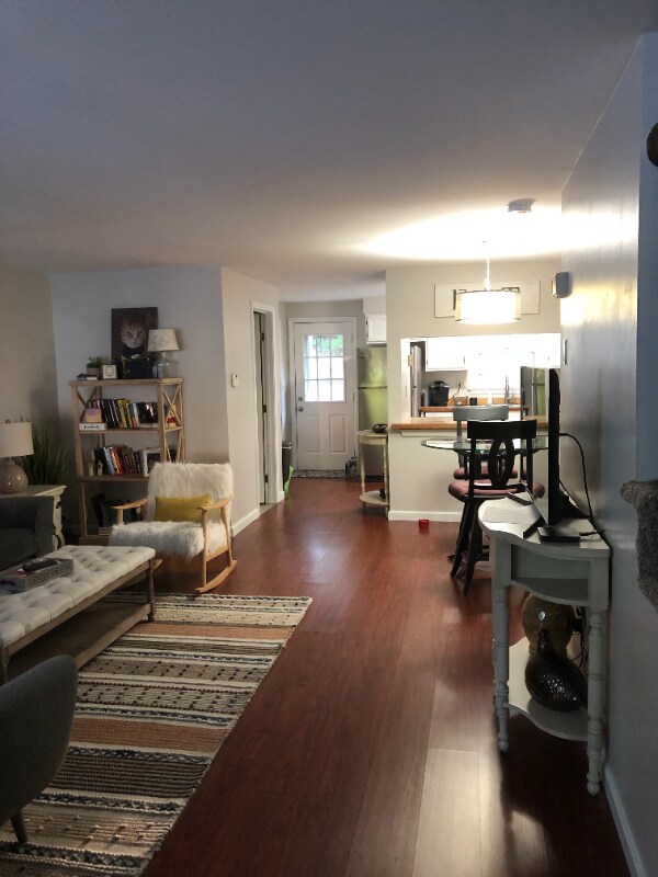 Building Photo - 21 Blossom Ln